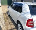 Белый Шкода Фабия, объемом двигателя 1.4 л и пробегом 237 тыс. км за 3000 $, фото 2 на Automoto.ua