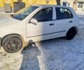 Белый Шкода Фабия, объемом двигателя 0 л и пробегом 300 тыс. км за 2200 $, фото 1 на Automoto.ua