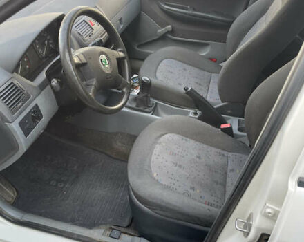 Білий Шкода Фабія, об'ємом двигуна 1.2 л та пробігом 196 тис. км за 2800 $, фото 8 на Automoto.ua