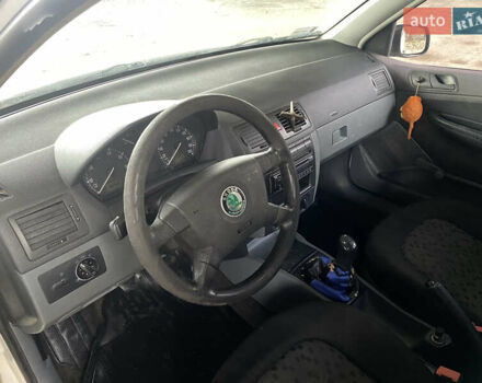Білий Шкода Фабія, об'ємом двигуна 1.2 л та пробігом 270 тис. км за 2250 $, фото 17 на Automoto.ua