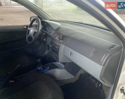Білий Шкода Фабія, об'ємом двигуна 1.2 л та пробігом 270 тис. км за 2250 $, фото 12 на Automoto.ua