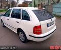 Белый Шкода Фабия, объемом двигателя 1.2 л и пробегом 200 тыс. км за 3250 $, фото 2 на Automoto.ua