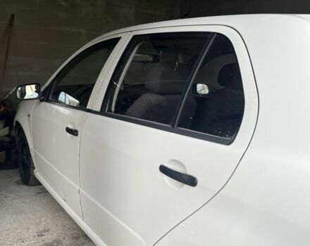 Белый Шкода Фабия, объемом двигателя 0 л и пробегом 400 тыс. км за 1500 $, фото 3 на Automoto.ua