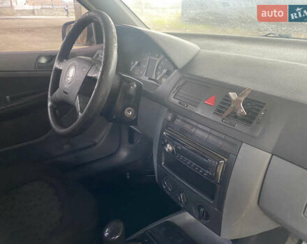 Білий Шкода Фабія, об'ємом двигуна 1.2 л та пробігом 270 тис. км за 2250 $, фото 11 на Automoto.ua