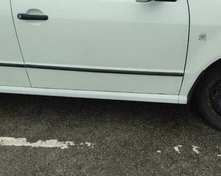 Білий Шкода Фабія, об'ємом двигуна 1.2 л та пробігом 310 тис. км за 3400 $, фото 14 на Automoto.ua