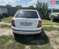 Белый Шкода Фабия, объемом двигателя 1.2 л и пробегом 250 тыс. км за 2700 $, фото 5 на Automoto.ua