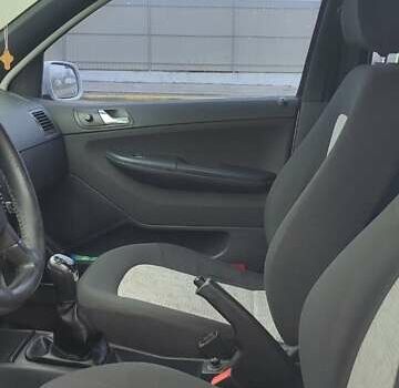 Білий Шкода Фабія, об'ємом двигуна 1.2 л та пробігом 310 тис. км за 3400 $, фото 19 на Automoto.ua