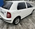 Белый Шкода Фабия, объемом двигателя 1.2 л и пробегом 260 тыс. км за 2850 $, фото 3 на Automoto.ua