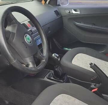 Білий Шкода Фабія, об'ємом двигуна 1.2 л та пробігом 310 тис. км за 3400 $, фото 17 на Automoto.ua