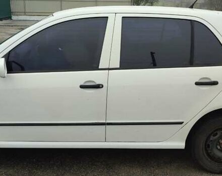 Білий Шкода Фабія, об'ємом двигуна 1.2 л та пробігом 310 тис. км за 3400 $, фото 3 на Automoto.ua