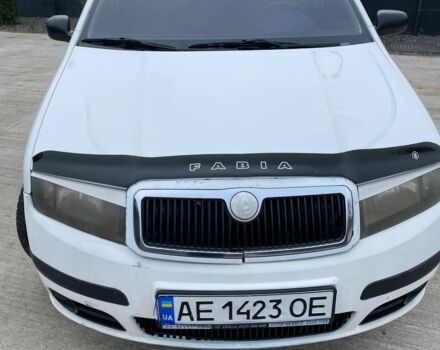 Шкода Фабия 2005 в Пятихатках на Automoto.ua Белый Шкода Фабия, объемом двигателя 1.2 л и пробегом 220 тыс. км за 2500 $, фото 1 на Automoto.ua