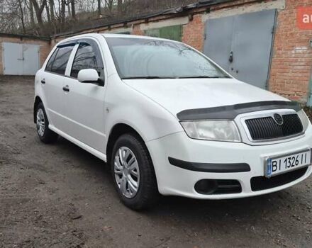 Белый Шкода Фабия, объемом двигателя 1.2 л и пробегом 253 тыс. км за 3900 $, фото 4 на Automoto.ua