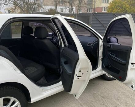 Шкода Фабия 2005 в Пятихатках на Automoto.ua Белый Шкода Фабия, объемом двигателя 1.2 л и пробегом 220 тыс. км за 2500 $, фото 2 на Automoto.ua