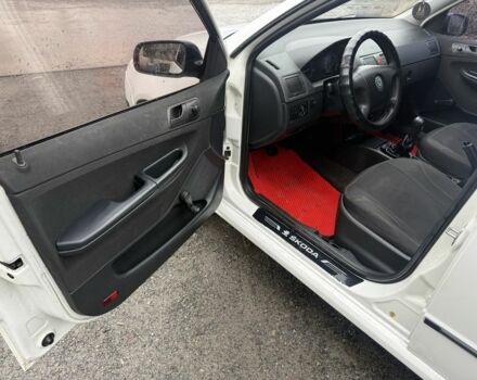 Белый Шкода Фабия, объемом двигателя 1.2 л и пробегом 685 тыс. км за 2375 $, фото 9 на Automoto.ua