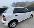 Шкода Фабия 2005 в Пятихатках на Automoto.ua Белый Шкода Фабия, объемом двигателя 1.2 л и пробегом 220 тыс. км за 2500 $, фото 5 на Automoto.ua