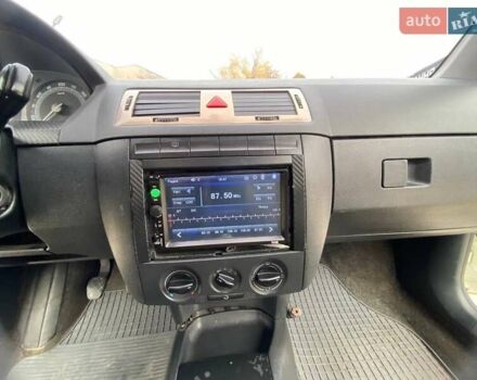 Шкода Фабия 2005 в Пятихатках на Automoto.ua Белый Шкода Фабия, объемом двигателя 1.2 л и пробегом 220 тыс. км за 2500 $, фото 7 на Automoto.ua