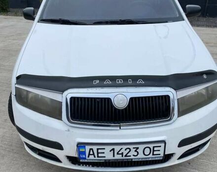 Шкода Фабия 2005 в Пятихатках на Automoto.ua Белый Шкода Фабия, объемом двигателя 1.2 л и пробегом 220 тыс. км за 2500 $, фото 8 на Automoto.ua