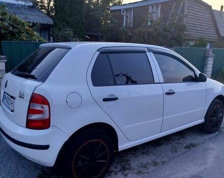 Белый Шкода Фабия, объемом двигателя 1.2 л и пробегом 245 тыс. км за 3000 $, фото 1 на Automoto.ua