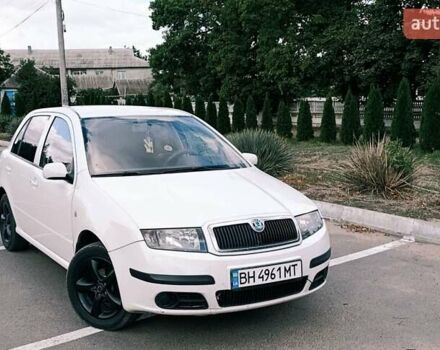Белый Шкода Фабия, объемом двигателя 1.2 л и пробегом 275 тыс. км за 3700 $, фото 1 на Automoto.ua