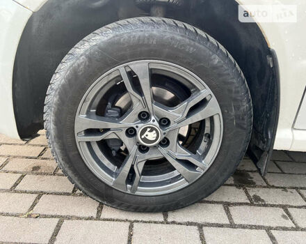 Белый Шкода Фабия, объемом двигателя 1.2 л и пробегом 132 тыс. км за 3500 $, фото 8 на Automoto.ua