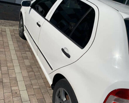 Білий Шкода Фабія, об'ємом двигуна 1.2 л та пробігом 425 тис. км за 2800 $, фото 4 на Automoto.ua