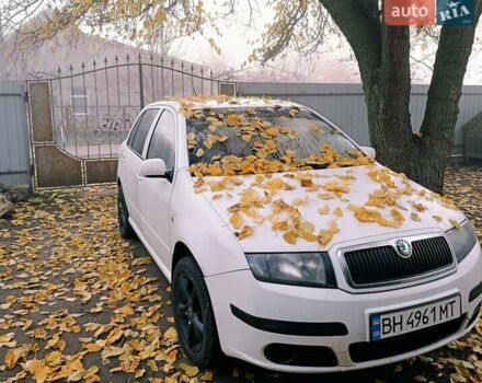 Белый Шкода Фабия, объемом двигателя 1.2 л и пробегом 275 тыс. км за 3700 $, фото 5 на Automoto.ua