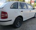 Белый Шкода Фабия, объемом двигателя 1.2 л и пробегом 159 тыс. км за 3200 $, фото 3 на Automoto.ua