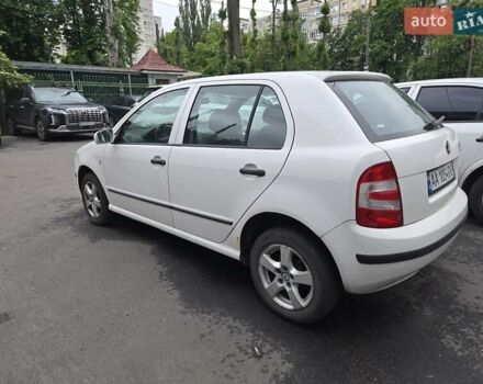 Белый Шкода Фабия, объемом двигателя 1.2 л и пробегом 207 тыс. км за 3950 $, фото 1 на Automoto.ua