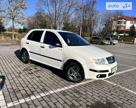 Белый Шкода Фабия, объемом двигателя 1.2 л и пробегом 132 тыс. км за 3500 $, фото 9 на Automoto.ua