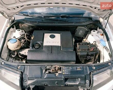 Белый Шкода Фабия, объемом двигателя 1.2 л и пробегом 275 тыс. км за 3700 $, фото 3 на Automoto.ua