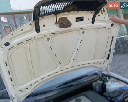 Белый Шкода Фабия, объемом двигателя 1.2 л и пробегом 159 тыс. км за 3200 $, фото 55 на Automoto.ua