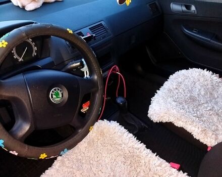 Белый Шкода Фабия, объемом двигателя 1.2 л и пробегом 245 тыс. км за 3000 $, фото 2 на Automoto.ua