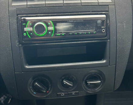 Белый Шкода Фабия, объемом двигателя 1.2 л и пробегом 250 тыс. км за 1999 $, фото 7 на Automoto.ua