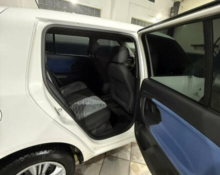 Белый Шкода Фабия, объемом двигателя 1.2 л и пробегом 218 тыс. км за 4150 $, фото 9 на Automoto.ua