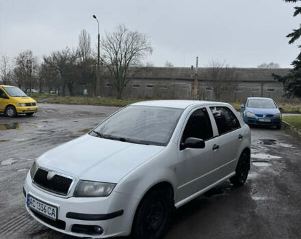 Белый Шкода Фабия, объемом двигателя 1.2 л и пробегом 380 тыс. км за 2399 $, фото 2 на Automoto.ua