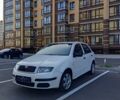 Белый Шкода Фабия, объемом двигателя 1.2 л и пробегом 288 тыс. км за 2500 $, фото 1 на Automoto.ua