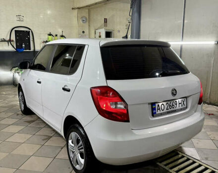 Белый Шкода Фабия, объемом двигателя 1.2 л и пробегом 218 тыс. км за 4150 $, фото 1 на Automoto.ua