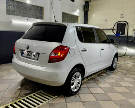 Белый Шкода Фабия, объемом двигателя 1.2 л и пробегом 218 тыс. км за 4150 $, фото 4 на Automoto.ua