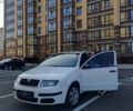 Белый Шкода Фабия, объемом двигателя 1.2 л и пробегом 288 тыс. км за 2500 $, фото 3 на Automoto.ua
