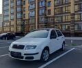 Белый Шкода Фабия, объемом двигателя 1.2 л и пробегом 288 тыс. км за 2500 $, фото 1 на Automoto.ua