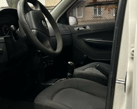 Белый Шкода Фабия, объемом двигателя 1.2 л и пробегом 250 тыс. км за 1999 $, фото 6 на Automoto.ua