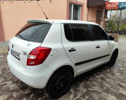 Белый Шкода Фабия, объемом двигателя 1.2 л и пробегом 170 тыс. км за 3800 $, фото 8 на Automoto.ua