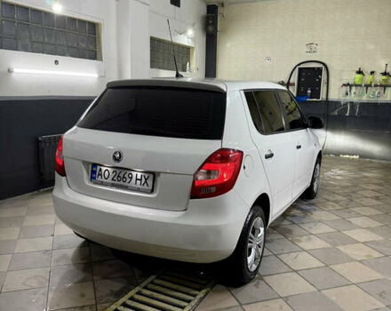 Белый Шкода Фабия, объемом двигателя 1.2 л и пробегом 218 тыс. км за 4150 $, фото 3 на Automoto.ua