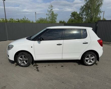 Белый Шкода Фабия, объемом двигателя 1.4 л и пробегом 240 тыс. км за 4400 $, фото 3 на Automoto.ua