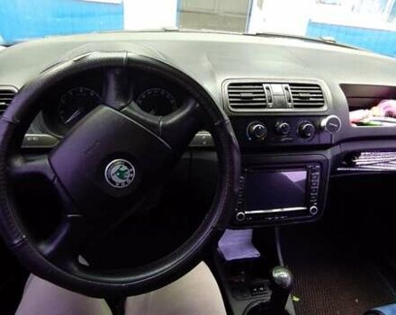 Белый Шкода Фабия, объемом двигателя 1.2 л и пробегом 232 тыс. км за 4000 $, фото 5 на Automoto.ua