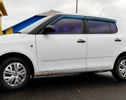 Белый Шкода Фабия, объемом двигателя 1.2 л и пробегом 232 тыс. км за 4000 $, фото 1 на Automoto.ua