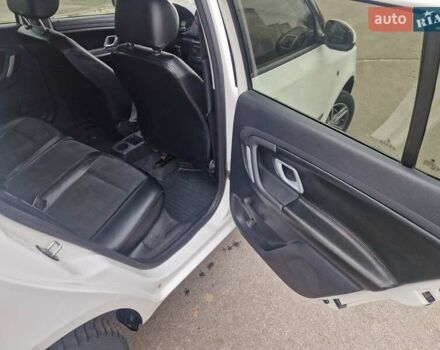 Белый Шкода Фабия, объемом двигателя 1.4 л и пробегом 193 тыс. км за 5700 $, фото 17 на Automoto.ua