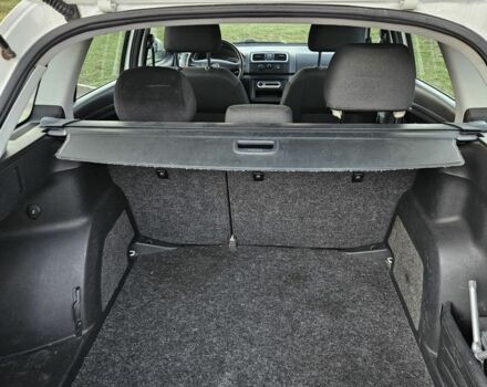 Белый Шкода Фабия, объемом двигателя 1.4 л и пробегом 280 тыс. км за 5242 $, фото 7 на Automoto.ua