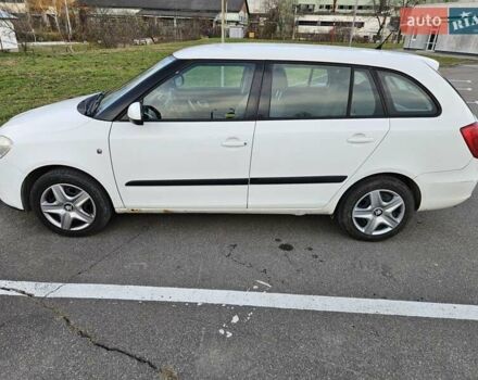 Білий Шкода Фабія, об'ємом двигуна 1.39 л та пробігом 213 тис. км за 5100 $, фото 1 на Automoto.ua