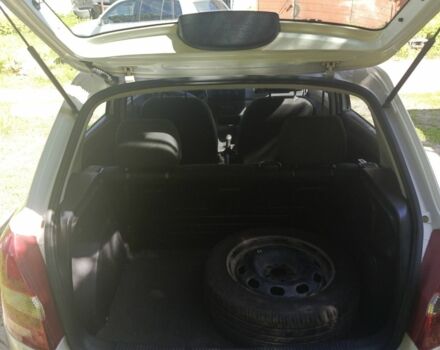 Белый Шкода Фабия, объемом двигателя 1.2 л и пробегом 225 тыс. км за 4000 $, фото 6 на Automoto.ua